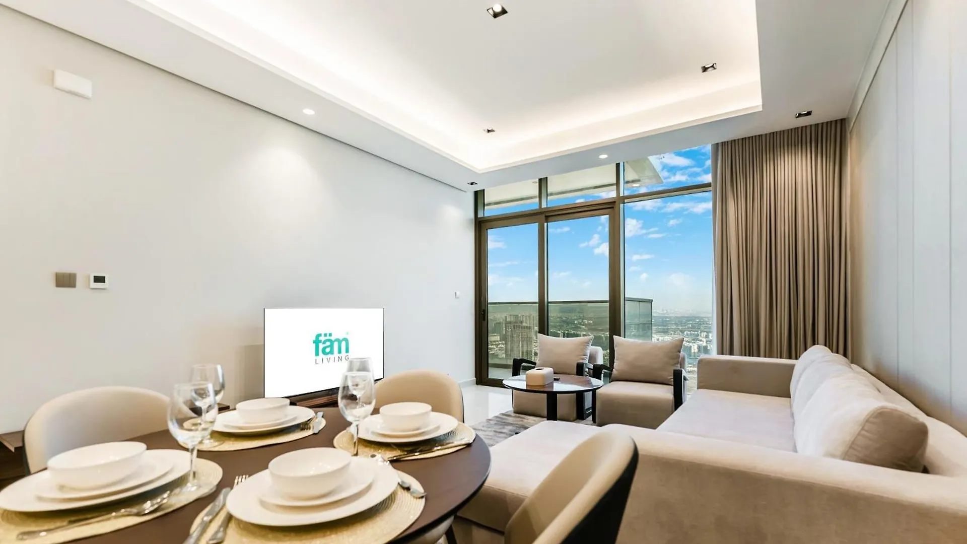 Fam Living - Nobles Tower, Brandnew 2B, Burj Views Apartment Dubai