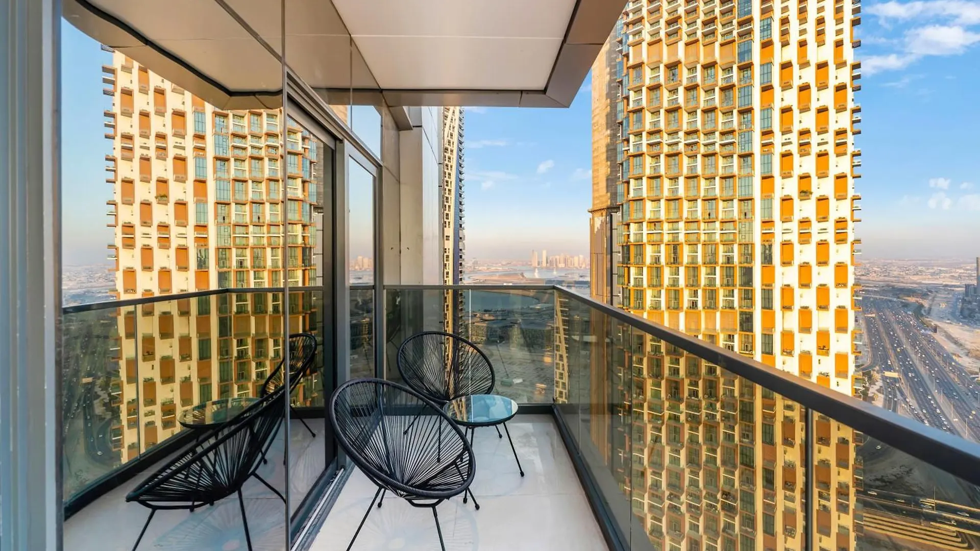 Апартаменты Fam Living - Nobles Tower, Brandnew 2B, Burj Views Дубай