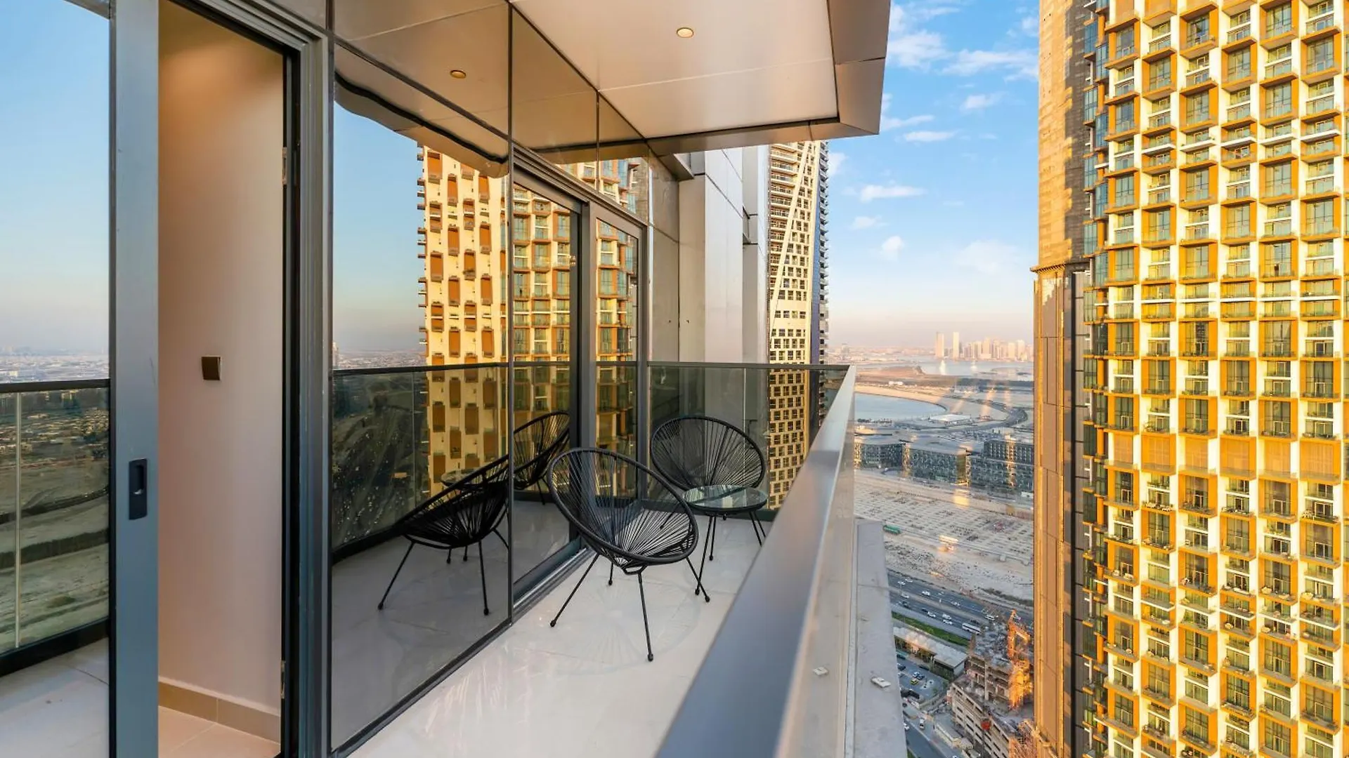Апартаменты Fam Living - Nobles Tower, Brandnew 2B, Burj Views Дубай ОАЭ